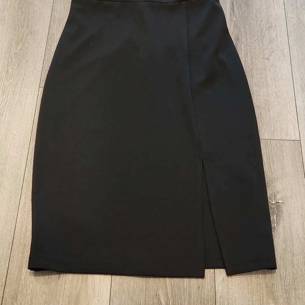 Adelyn Rae Black Dress - Picture 4 of 9
